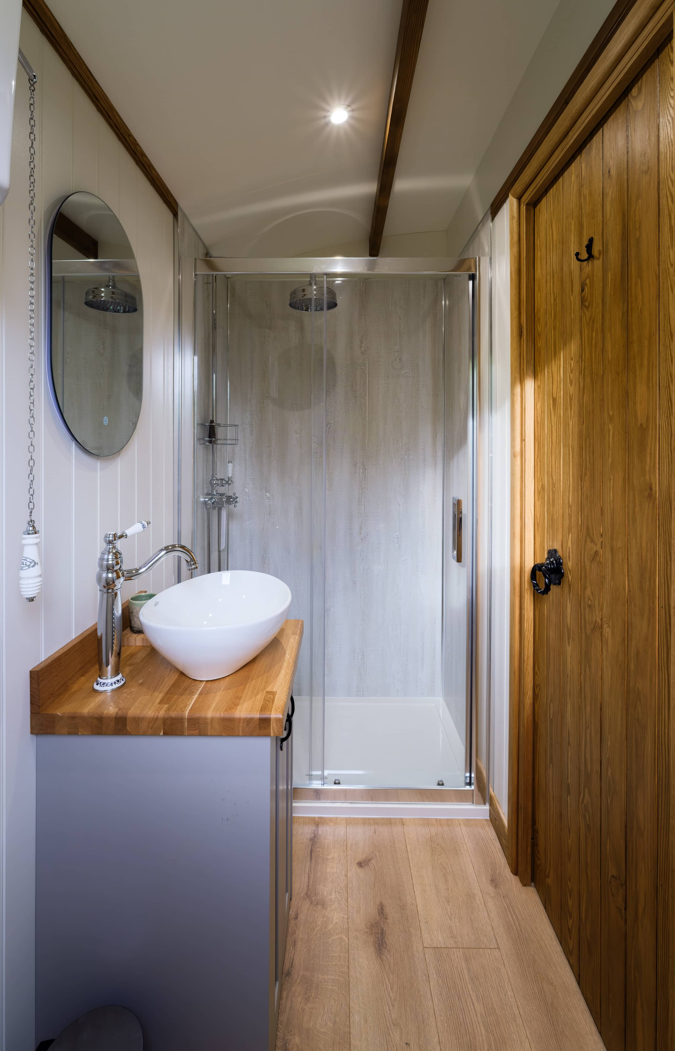 Fully fitted bathroom